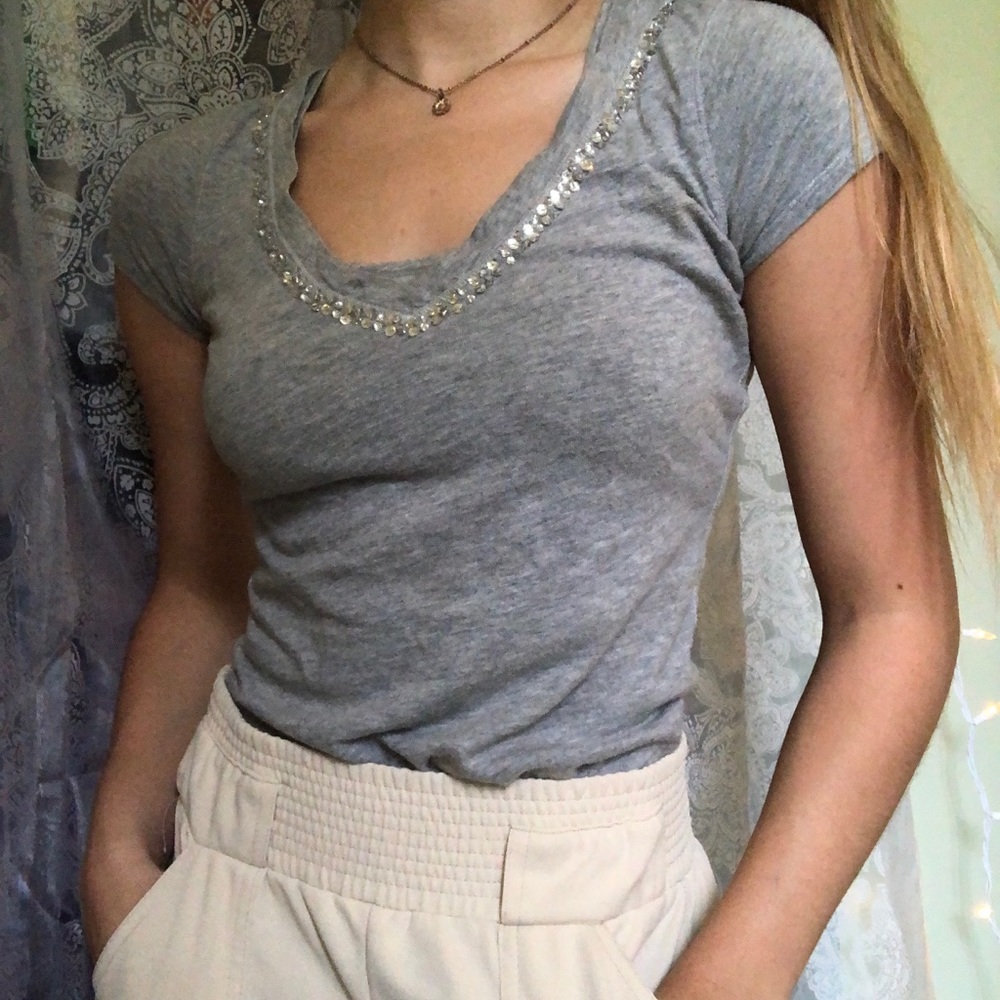 Cute gray tee